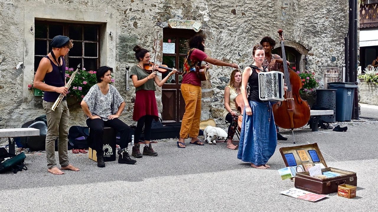 musicians playing on the street