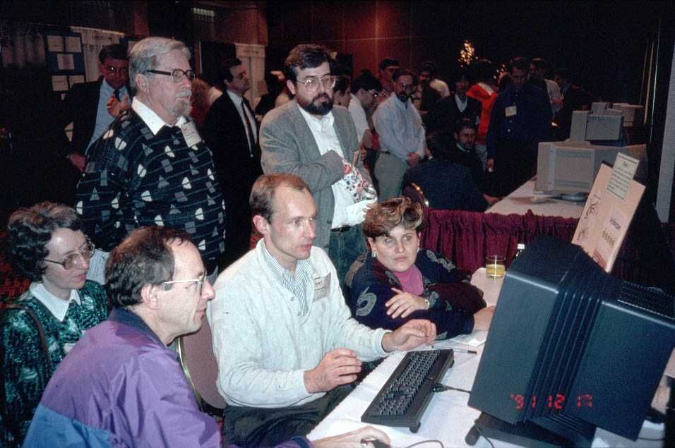 Tim Berners-Lee demonstrates the World Wide Web to delegates at the Hypertext 1991 conference in San Antonio, Texas